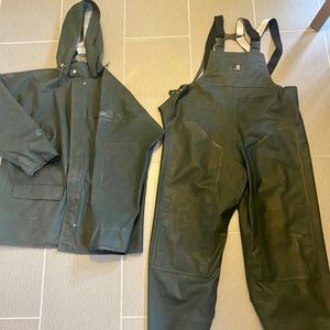 Carhartt Green Surrey Bib Overalls and Coat.